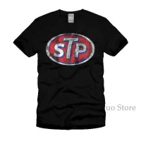 การพิมพ์ที่ยอดเยี่ยมใหม่เสื้อยืดผู้ชาย STP สไตล์วินเทจที่มีความสุข Auto Racing Motors