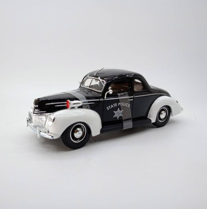 รถโมเดล-รถตำรวจ-maisto-31366-1939-ford-deluxe-สีดำขาวหน้ารถท้ายรถและประตูเปิดได้-1-18