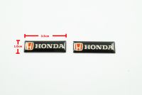 ป้ายโลโก้ เลซิ่น HONDA ดำ ขนาด 3.5.X1.0 cm ติดตั้งด้วยเทปกาวสองหน้าด้านหลัง