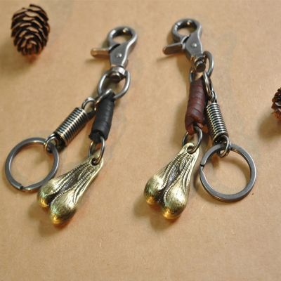 ◎✜ Men Testicles Keychain Retro Brass Bull Testicles Balls Pendants Personality Novelty Car Key Chain Pendants Jewelry Accessory