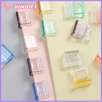 QINQIEE 20PCS เครื่องเขียนสเตชันเนอรี สำหรับนักเรียน สีลูกอมสี โปร่งใสโปร่งใส สร้างสรรค์และสร้างสรรค์ มัลติฟังก์ชั่นการใช้งาน คลิปกระดาษจดหมาย แฟ้มกระดาษสำหรับทดสอบ คลิปมุมมุม คลิปแบบกด