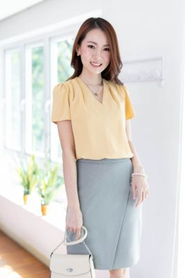 Narinari : MT0601 V-Collar Sophie Blouse – เสื้อทำงานคอวี สีพื้น