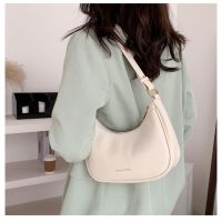 ❈۞☂ Female white armpit bag the summer of 2024 new tide senior feeling dumplings package inclined shoulder joker ins super fire single