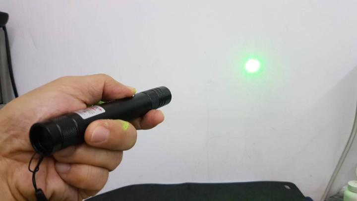 เลเซอร์-สีเขียว-100-mw-green-laser-pointer-แบบชาร์จไฟได้-พร้อมสายชาร์จในตัว