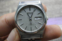 นาฬิกา Vintage มือสองญี่ปุ่น SEIKO TYPE II 7546 7050 ระบบ QUARTZ ผู้ชาย ทรงกลม กรอบเงิน หน้าเทา หน้าปัด 36มม. ตัวเรือนสแตนเลสใช้งานได้ปกติ สภาพดี ของแท้ ไม่กันน้ำ