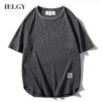 IELGY วาฟเฟิลเทรนด์ฤดูร้อนคอกลมสีทึบผู้ชายเสื้อยืดลายเรียบ