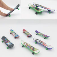 5Pcs น่ารัก Party Favor เด็กพลาสติก Mini Finger Skateboards Fingerboard ของเล่น Finger Scooter สเก็ตบอร์ดของเล่น