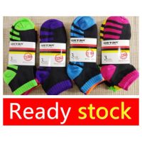 Men socks women socks colourful uni Stocking lelakiperempuan random color袜子颜色线条男女，厚中型短袜子适合于工作人士学生