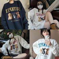 zhouyiping พร้อมส่ง เสื้อเเขนยาว SUTKPET แขนจั๊มสกรีนลายน้องหมา3ตัว ผ้าคอตตอน ใสสบาย ST266