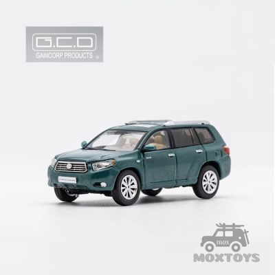 GCD 1:64 Highlander Khaki Green LHD Diecast Model Car