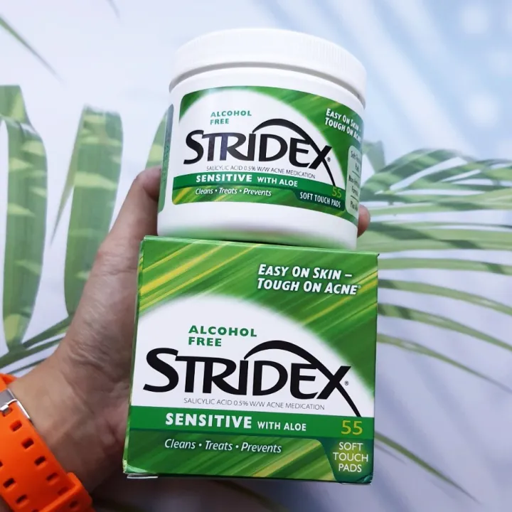 แผ่นเช็ดทำความสะอาดผิว สำหรับผิวแพ้ง่าย Sensitive with Aloe 55 Soft