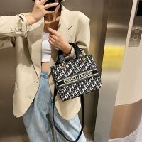 High-end foreign-style handheld bag for women 2021 new trendy fashion Internet celebrity versatile single shoulder crossbody