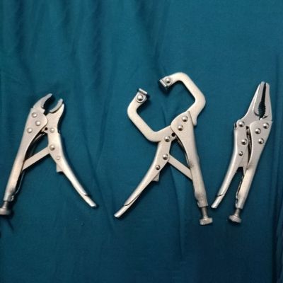 3Pcs Mini Locking Pliers Set 4in Curved Jaw and 5in Long Nose and 5 in Grip Tool Assorted Locking Welding Grip Tool