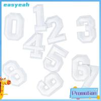 EASYEAH 40 pieces 1.9นิ้วค่ะ ตัวอักษรตัวเลขเหล็กบน สีขาวขาว เย็บบนปัก ดีไอวาย เบอร์0-9ครับ สำหรับเสื้อผ้า