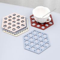 High-end MUJI Silicone heat insulation mat household dining table mat hollow anti-scalding mat high temperature resistant pot mat coaster and bowl mat anti-scalding placemat