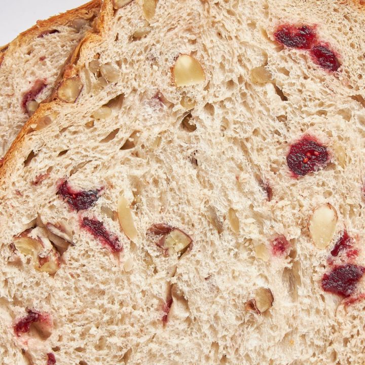 country-nut-bread-ขนมปังธัญพืช