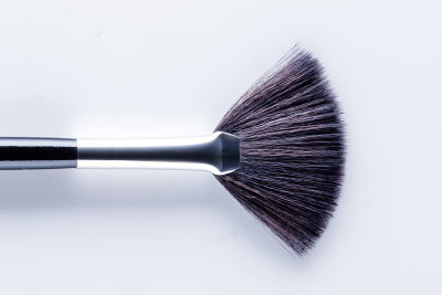 Lady Q Fan Face Brush  แปรงปัดแป้งส่วนเกิน ขนาดเล็ก - สีดำ (LQ-010)