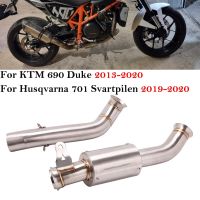 "ที่ไหนสักแห่งสำหรับ KTM 690 Duke Husqvarna 701 Svartpilen 2013-2020มอเตอร์ไซค์ท่อไอเสียปรับแต่งท่อเชื่อมโยงกลางท่อไอเสียลบท่อตัวเร่งปฏิกิริยา