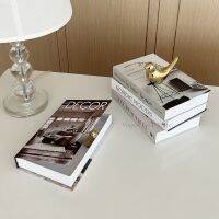 《Glass house》นอร์ดิกในร่มเปิดหนังสือปลอมสำหรับตกแต่งโต๊ะกาแฟกล่องเก็บหนังสือโรงแรมห้องพักรูปแบบตกแต่งบ้าน Libros Decorativos