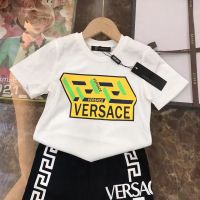 Versaceˉ ชุดฤดูร้อนสำหรับเด็กผู้ชายเด็กผู้หญิง,เสื้อยืดผ้าฝ้ายแขนสั้นและกางเกงขาสั้นสำหรับเด็กจำนวน2ชิ้น