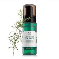 The Body Shop Tea Tree Skin Clearing Foaming Cleanser 150 ml.ล้างหน้า ทำความสะอาดถึงรูขุมขน ขจัดน้ำมันส่วนเกิน คราบสกปรก เครื่องสำอาง ควบคุมความมันและการเกิดสิว