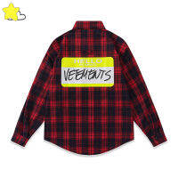 คลาสสิกสบายๆขนาดใหญ่ Vetements เสื้อลายสก๊อต High Street วินเทจสีดำสีแดง VTM เสื้อภายในแท็ก