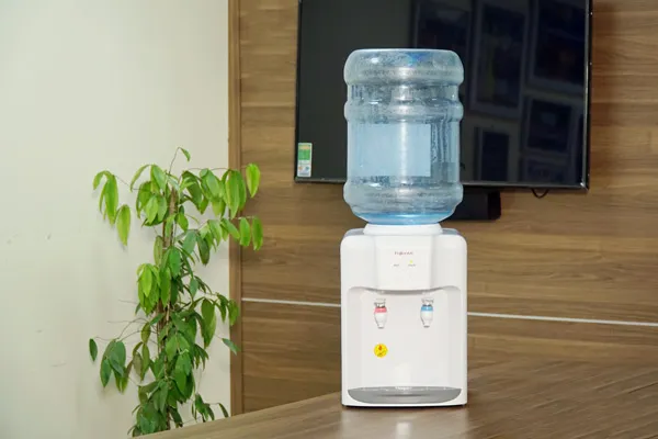 [HCM]CÂY NƯỚC ĐỂ BÀN MINI FUJIHOME WD5510E (LÀM LẠNH BẰNG CHÍP ĐỘ LẠNH 10-15 ĐỘ )