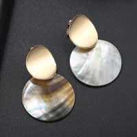 【YF】 2019 New Design Golden Natural Round Shell Non Pierced Clip on Earrings Ear Clips for Women Bijoux Brincos Party Gift jewellry