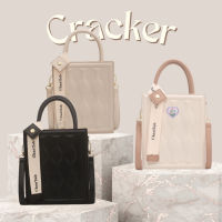 C013 กระเป๋ารุ่น cracker [พร้อมส่ง]?✨ ( ไม่รวม sticker)