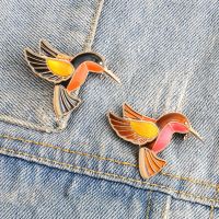 Vintage Jewelry Brooches for Women Colorful Enamel Pins Metal Birds Cute Broach Bird Hummingbird Badge High Quality Accessories