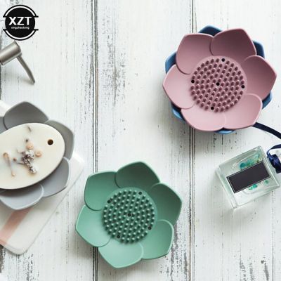 1Pcs Silicone Soap Box Lotus Shape Non-slip Dish Storage Plate Tray Holder Water Draining Soap Dish Holder Bathroom Accessories Soap Dishes