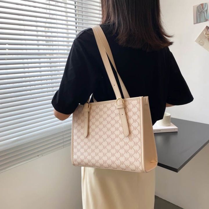 hot-sale-high-end-bag-womens-all-match-large-capacity-tote-2023-new-summer-niche-fashion-shoulder