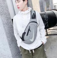 NKกระเป๋า Messenger กระเป๋าผู้ชายและผู้หญิง Tide Brand Diagonal Chest Bag Fashion Ins กระเป๋าสะพายไหล่