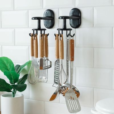 （A SHACK）❍☸ Kitchen ceiling plate wall-mounted 8-claw position can be 360-degree rotating hook without nails and no traces to issue a spatula soup spoon rack