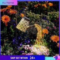 XU HOME ของใหม่ การตกแต่งสวน สนามหญ้าลานบ้าน การตกแต่งกลางแจ้ง บัวรดน้ำสวนพลังงานแสงอาทิตย์ โคมไฟแขวนกาต้มน้ำ ไฟเส้น LED โคมไฟกระป๋องรดน้ำ