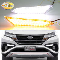 SNCN ไฟหน้ารถ LED กลางวัน2ชิ้น12V สำหรับ Toyota Rush 2018 2019 Daylights แบบไดนามิกสัญญาณไฟสีเหลืองรถไฟตัดหมอก DRL