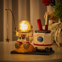 Led Night Light Kit นักบินอวกาศ Mini Building Blocks DIY ไฟนักบินอวกาศ Figurine ตกแต่งโคมไฟข้างเตียงของขวัญที่ดีที่สุดสำหรับเด็ก