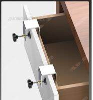 Install the drawer face pulling auxiliary installer carpenter fixed panel assistant and fixed fixture.