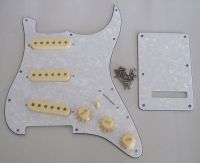 KR- ST   Pickguard with Aged Pickup Covers and Knobs Tip White Pearl