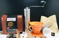 แก้วดริปเซรามิค สีส้ม 1-2 ที่/ช้อนตวงกาแฟ/กระดาษกรอง/เครื่องบดกาแฟมือหมุน/เมล็ดกาแฟคั่วอ่อน 400g.