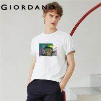 Giordano Men Painting Series T-Shirts Short Sleeves Comfy Cotton T-Shirts Ribbed Crewneck Printed  สไตล์ใหม่ S-3XL