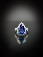 Sapphire Diamond Ring แหวนเพชรแชฟไฟร์ พลอยไพลินสีน้ำเงินทรงลูกแพร์ ประดับด้วยเพชรแท้ ตัวแหวนทองขาว18k