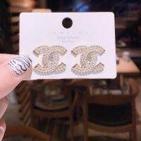 Fashion earrings ต่างหูสุภาพสตรี รูปชาแนล ประดับด้วยไข่มุกเพชร แท้925