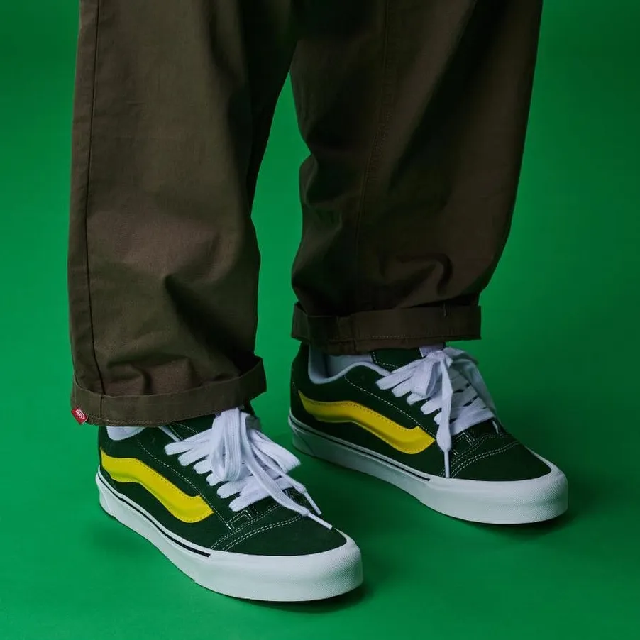 Vans รองเท้าผ้าใบ Knu Skool | Green/True White ( VN0009QCBGN