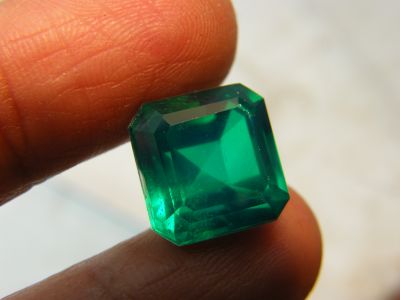 พลอย columbiaโคลัมเบีย Green Emerald Green Doublet Emerald  very fine lab created 12x12 มม mm...10 กะรัต 1เม็ด carats . รูปสี่เหลี่ยม (พลอยสั่งเคราะเนื้อแข็ง)