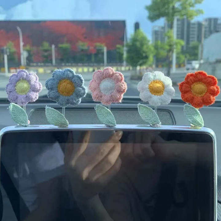 quirky-car-dashboard-accessory-playful-center-console-decoration-creative-center-console-car-decoration-cute-shaking-head-flower-car-ornament-three-dimensional-car-window-decoration