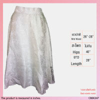 USED - Glossy Cream Floral Skirt | กระโปรงยาวสีครีม สีขาว เอวปกติ ลายดอก ระบาย กระโปรงระบาย ผ้าเงา วินเทจ ทำงาน มือสอง