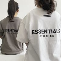 เสื้อยืดแขนสั้นมีตัวอักษรซิลิโคนด้านหลังเส้นคู่ใหม่ Fear Of God Essentials สำหรับฤดูร้อน23