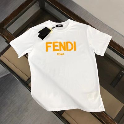 FENDI เสื้อยืดแขนสั้นพิมพ์ลายโลโก้ตัวอักษรแบรนด์ทันสมัยผ้าฝ้ายเมอร์เซไรซ์คุณภาพสูงเสื้อยืดแฟชั่นเรียบง่ายเข้ากับทุกชุด