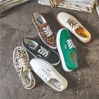 【VANS】Vansban Classic slip on CANVANS Slip on Shoes Couple Sneaker Kasut Perempuan Wanita Lelaki Women Men SHOES Sizes 35-44